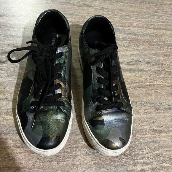 Kenneth Cole Shoes | Kenneth Cole Camo Sneakers | Color: Blue/Green | Size: 7.5 | Atannsa's Closet
